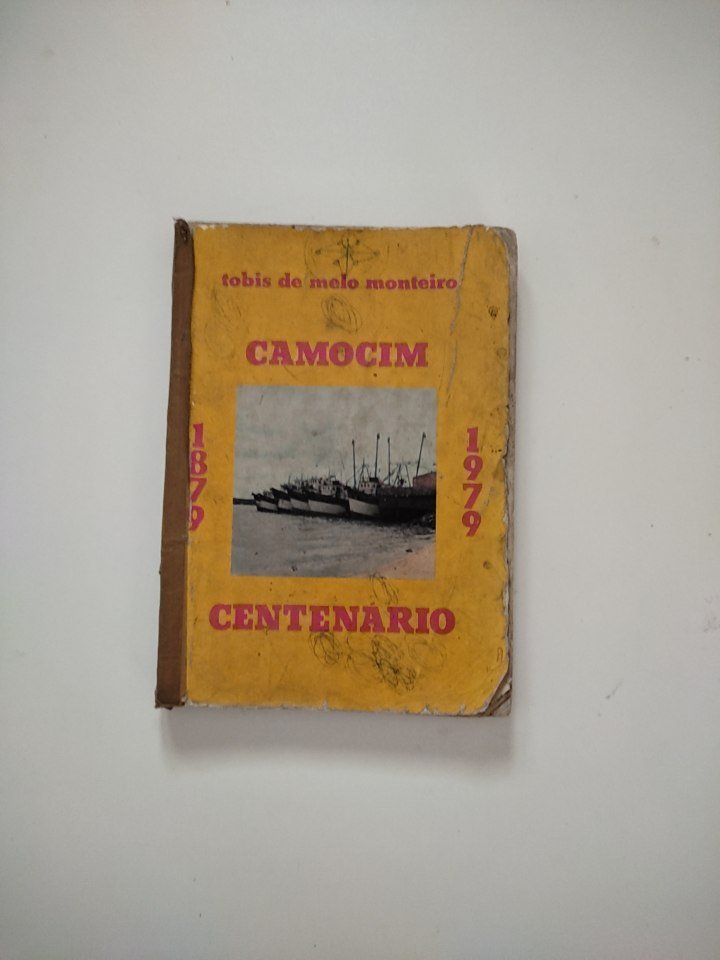 Livro raro do centenário de Camocim - 1979